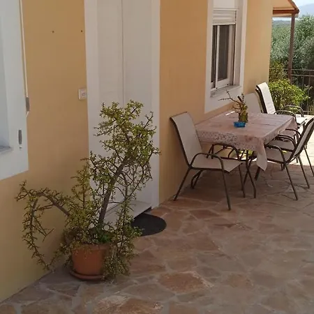 Kate's Family House * פילוס