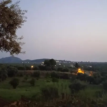 Kate's Family House בית נופש