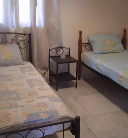 בית נופש Kate's Family House *