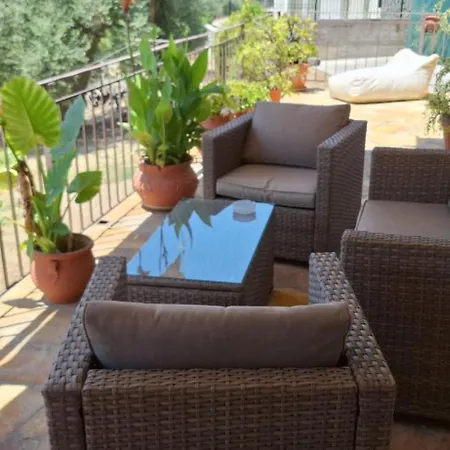 בית נופש Kate's Family House *