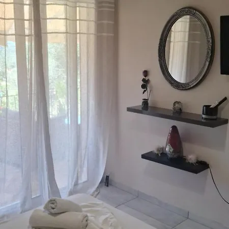 Kate's Family House בית נופש